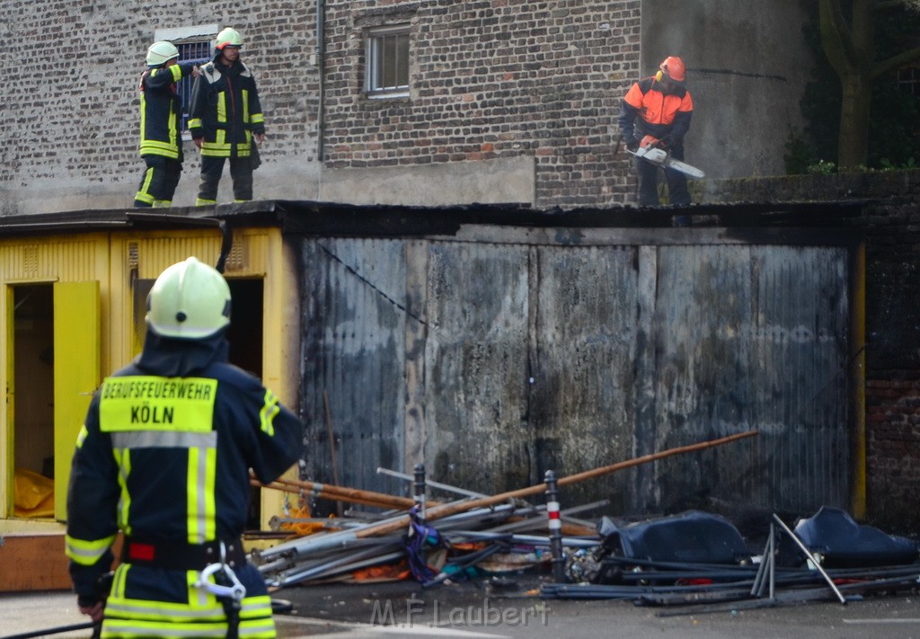 Feuer Koeln Neustadt Sued Kartaeuser Wall P27.JPG - Miklos Laubert